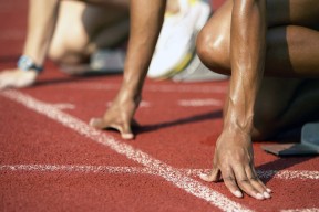 九游网页版游戏中心-全锦赛战况：广州队防线稳固，圣安东尼奥马刺进攻受阻，石宇奇成最佳